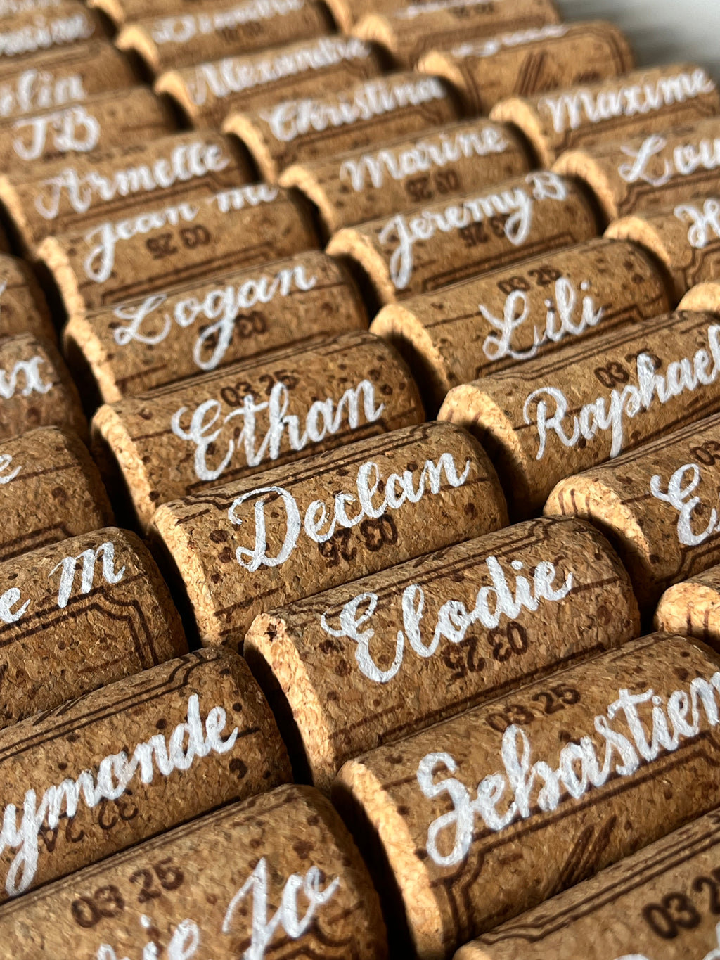 Marque-places — Bouchons en liège calligraphiés