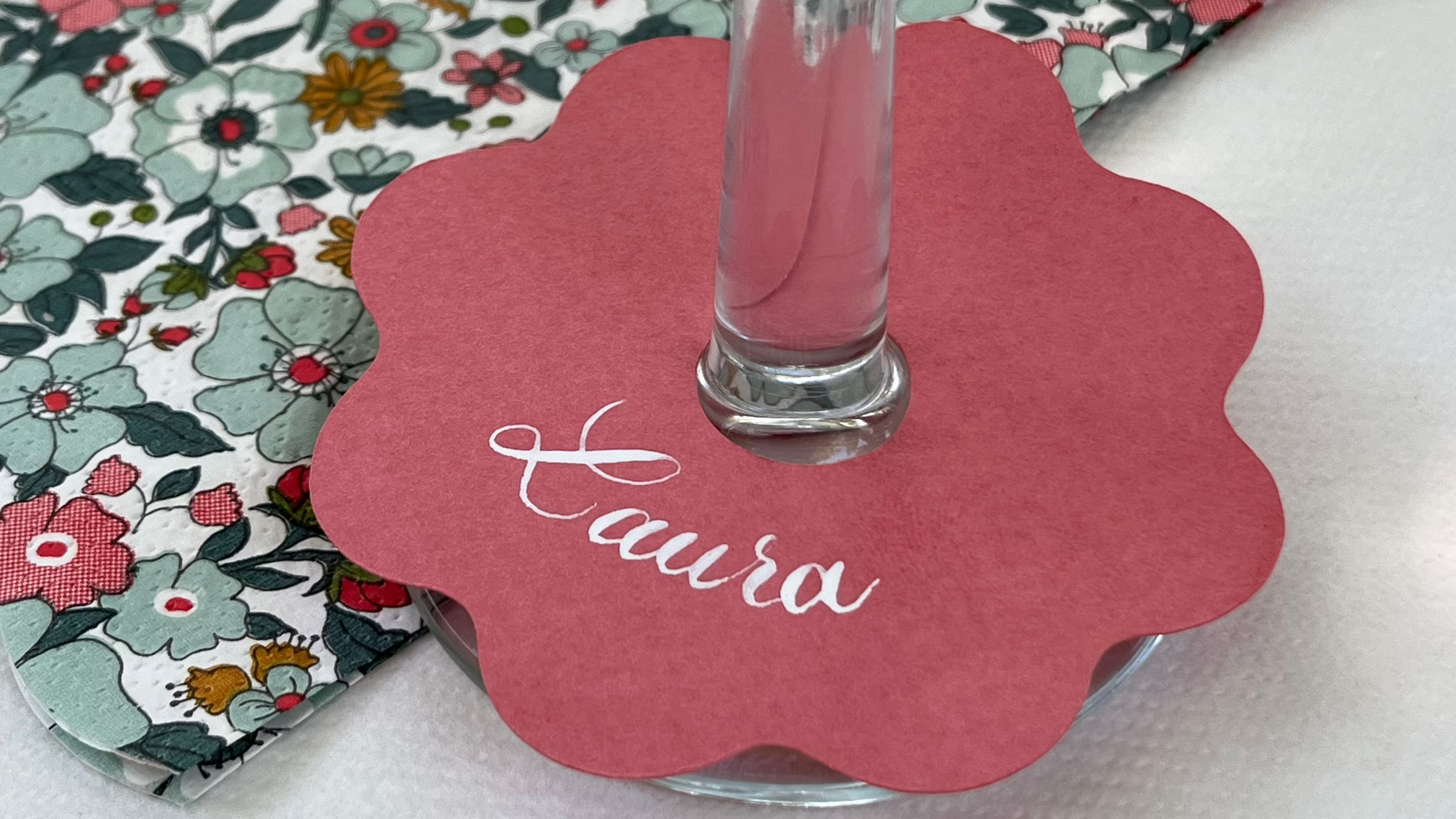 Marque-verres — Papier découpé calligraphié